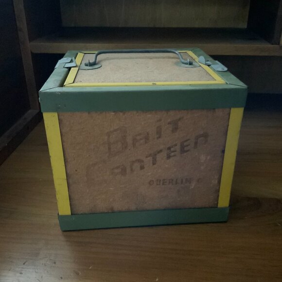 VINTAGE OBERLIN BAIT CANTEEN 7"X6" - Picture 1 of 9